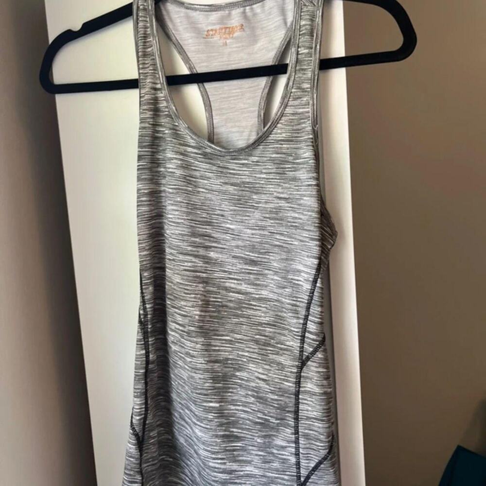 Heather gray athletic tank in